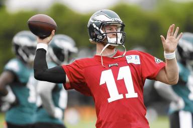 mc-eagles-carson-wentz-0518-20160518