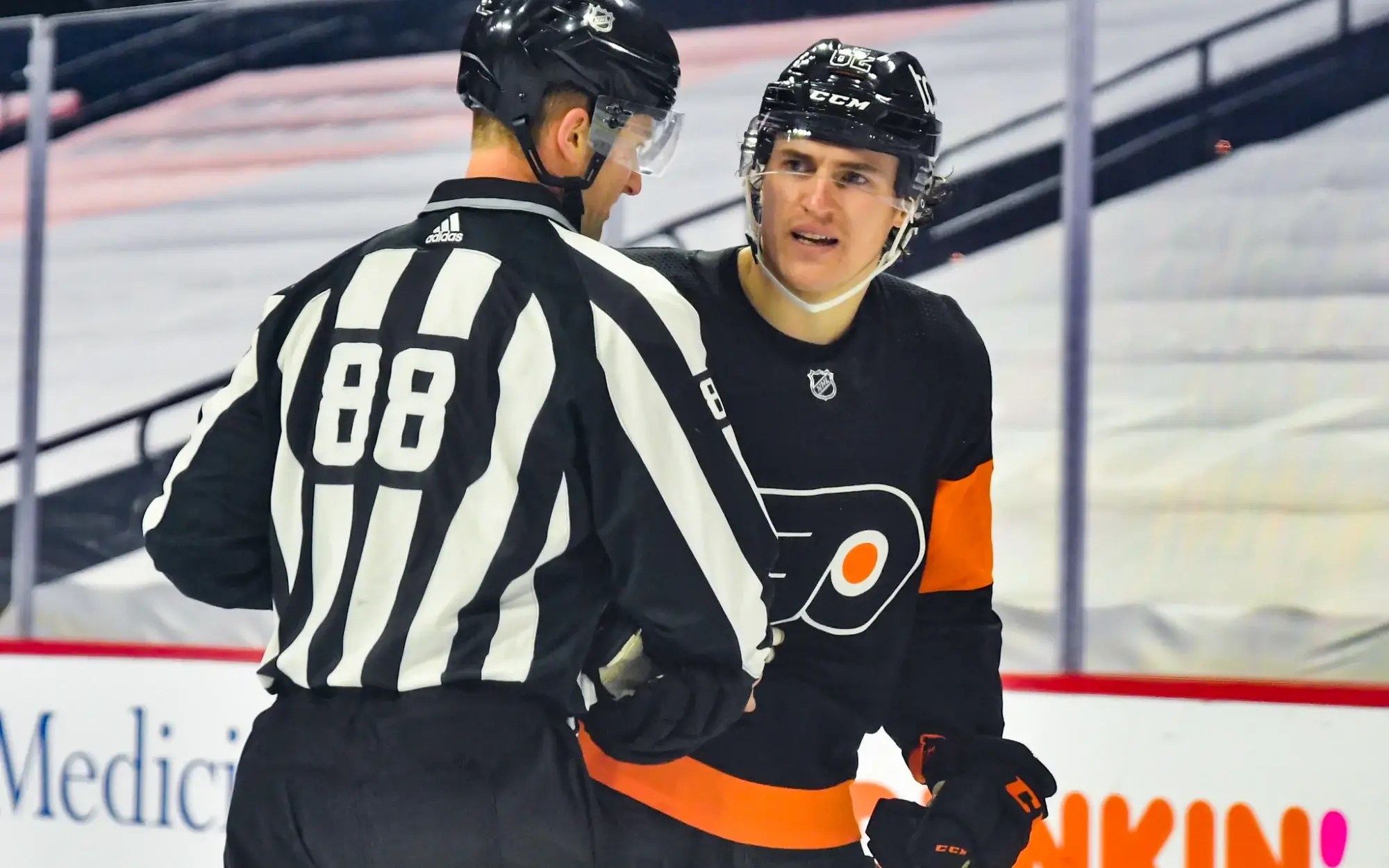 Former Flyer Nic Aube-Kubel drops Stanley Cup during on-ice celebrations –  Philly Sports