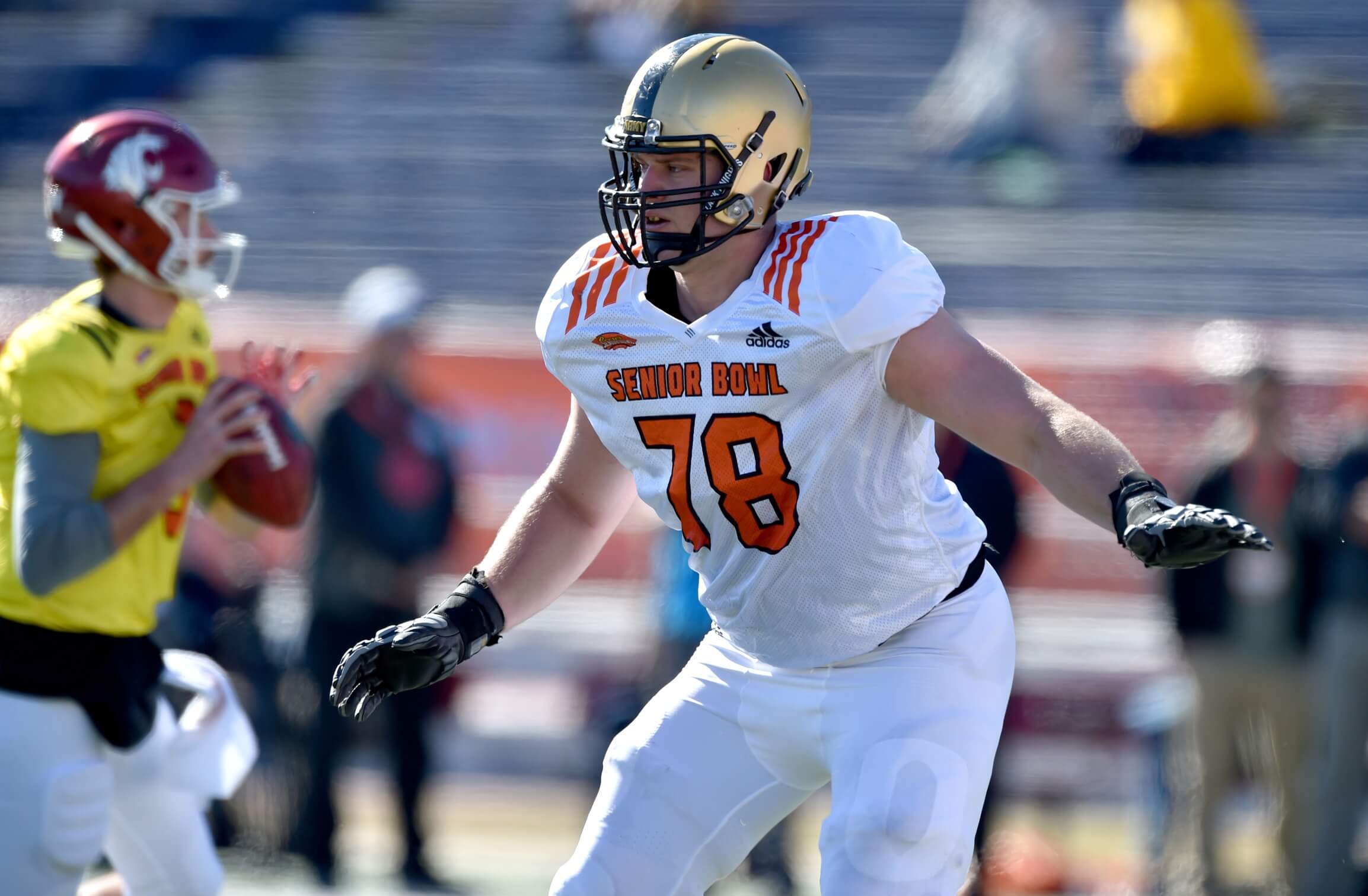 Eagles sign former Army offensive lineman Brett Toth, who received waiver  to go to the NFL