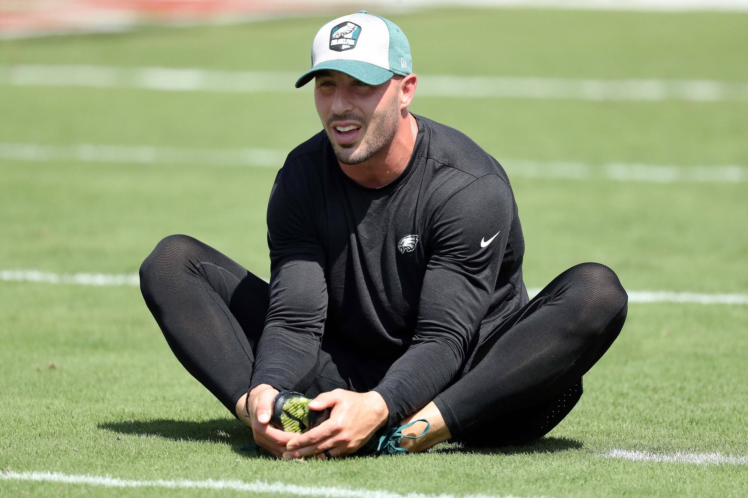 Eagles Extend Chris Maragos