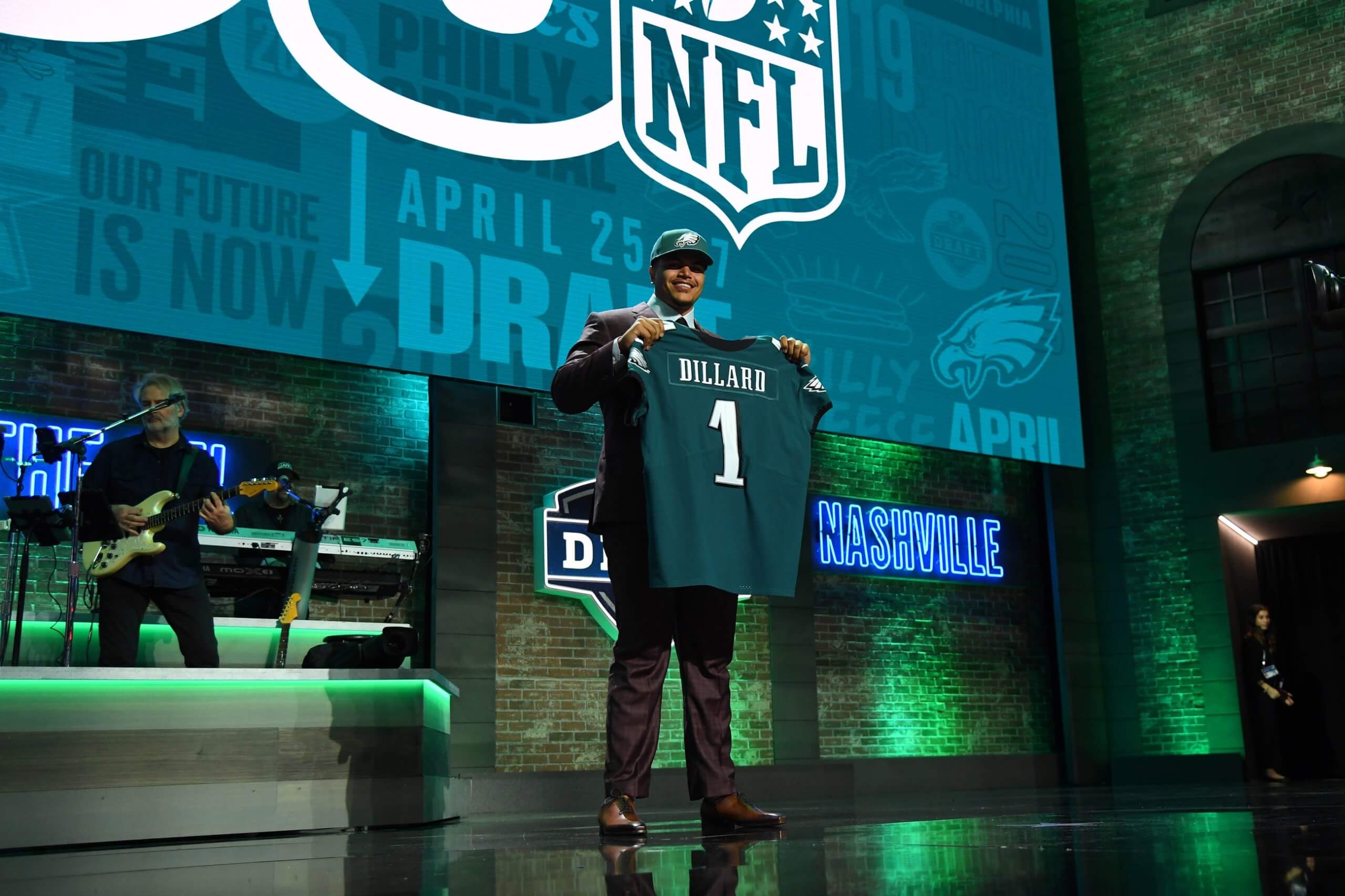 Philadelphia Eagles Mock Draft: Building for the present and future