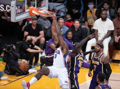 NBA: MAR 23 76ers at Lakers