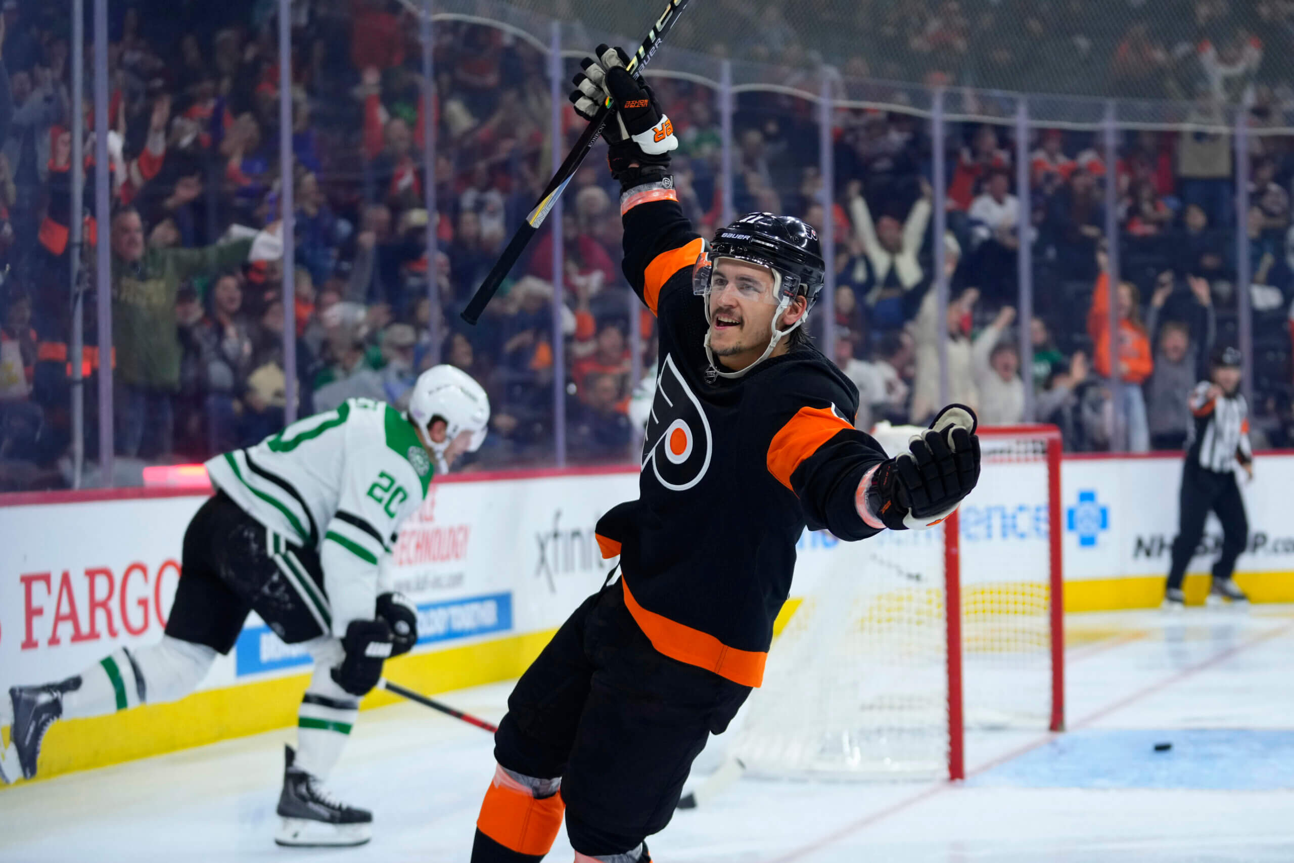 Konecny, Frost Lead Flyers in Season-Opening Win Over Devils
