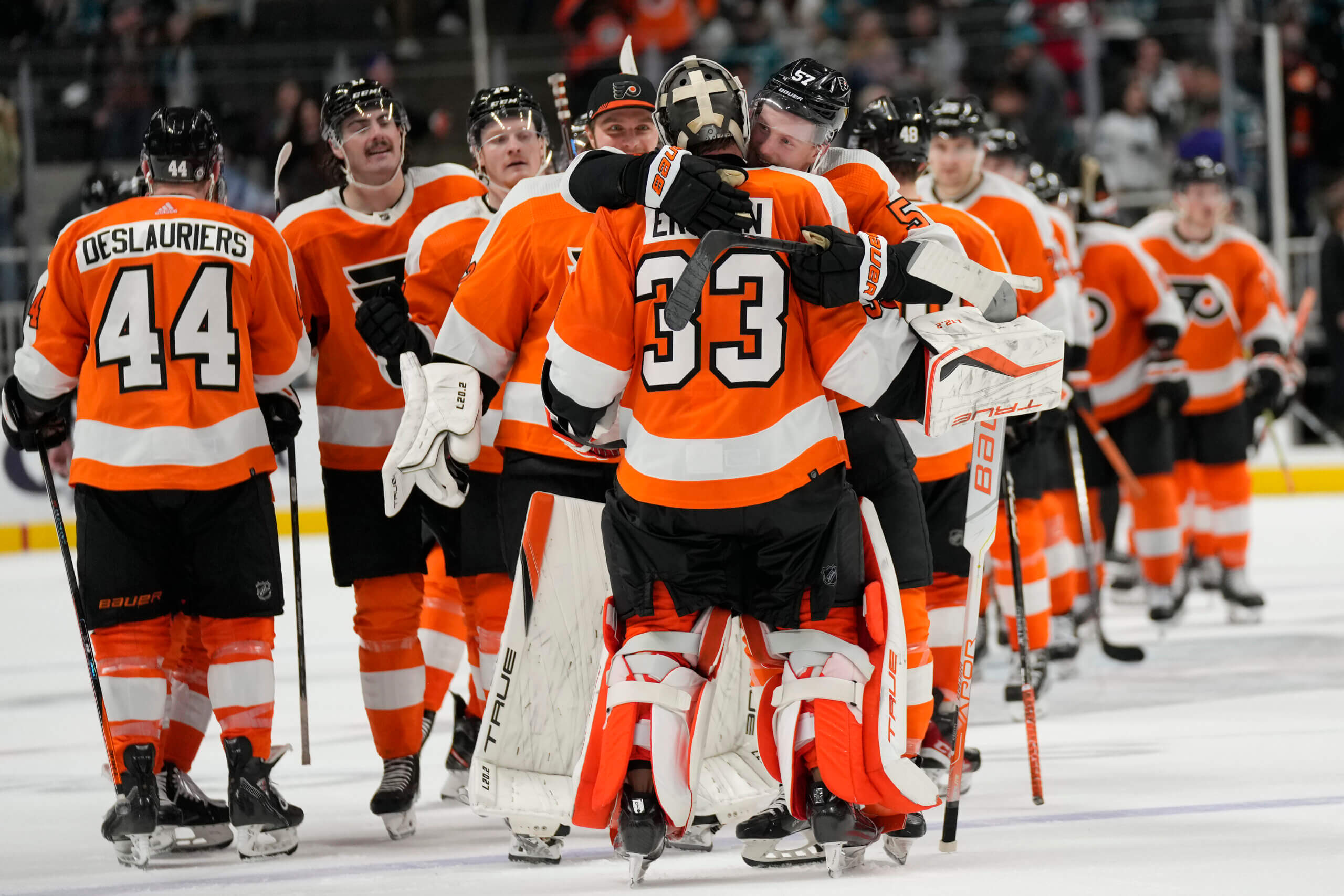 Carter Hart gets his chance to shine in Philadelphia