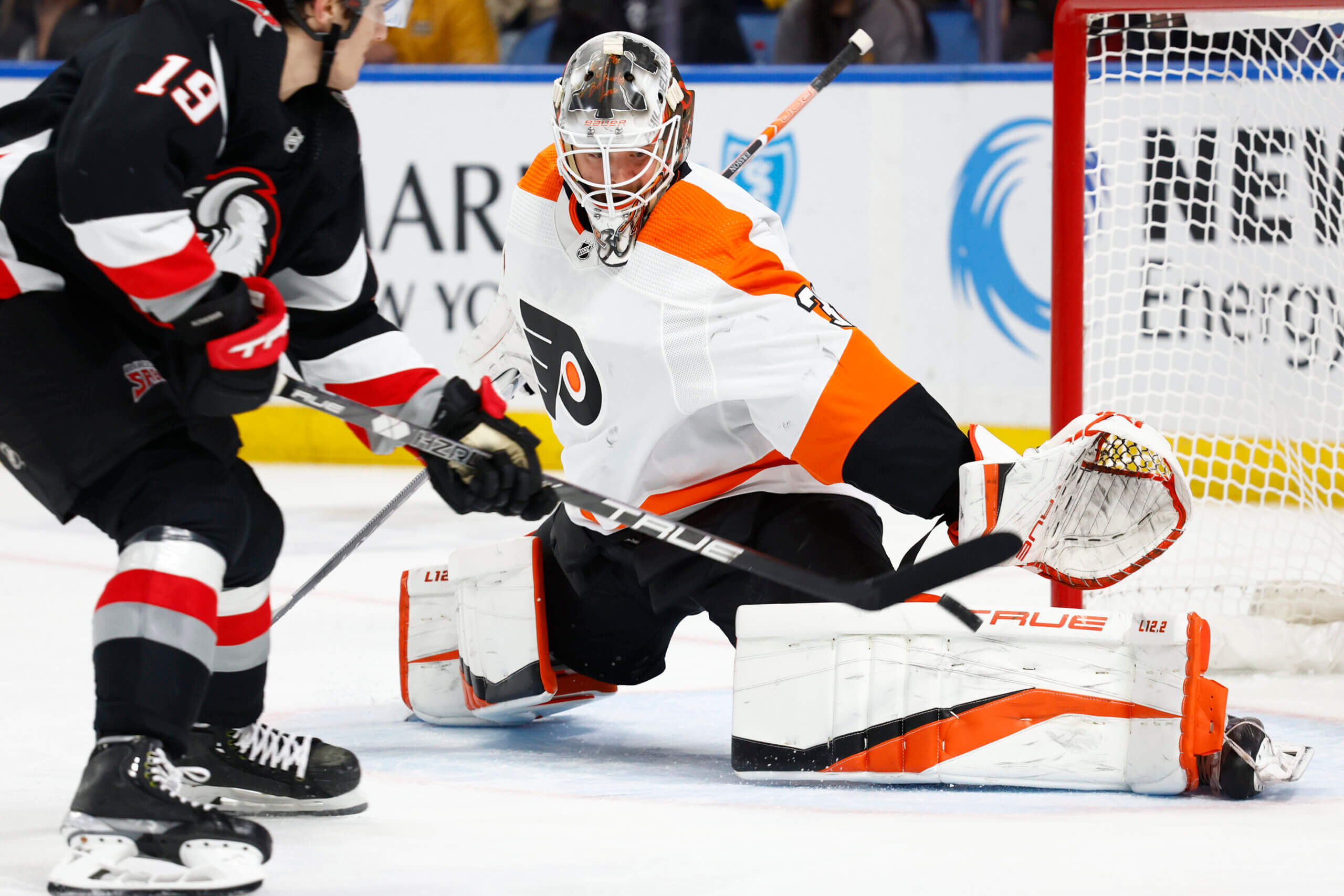 Couturier scores on penalty shot, Flyers shut out Canucks