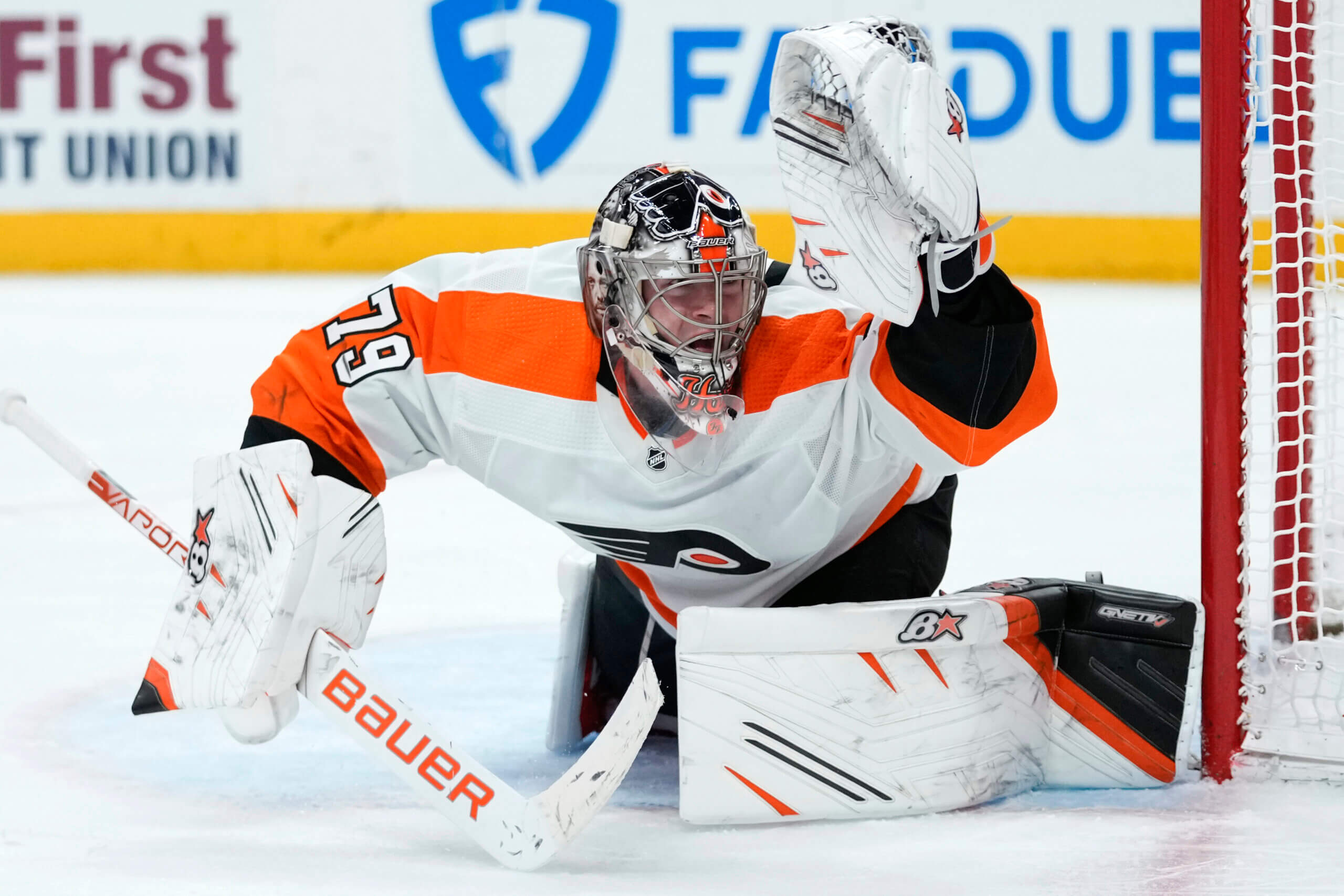 Carter Hart to return, Tony DeAngelo to sit for Flyers vs. Dallas