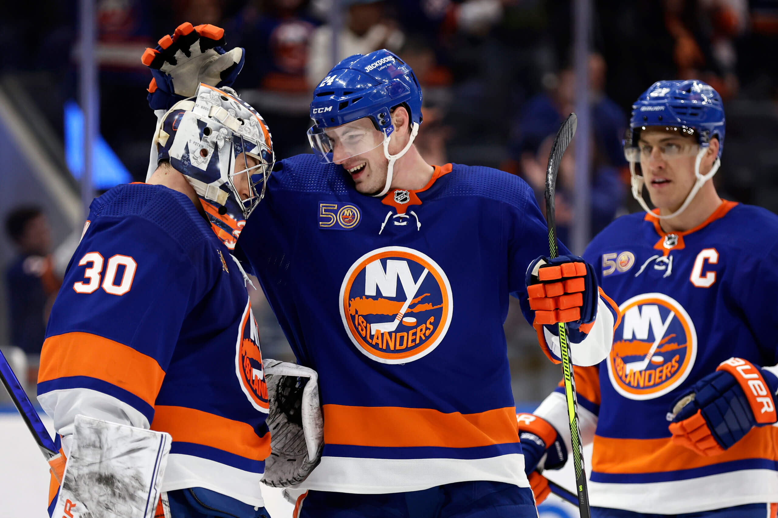 Islanders, Flyers win opening games of first-round playoff series - The  Boston Globe