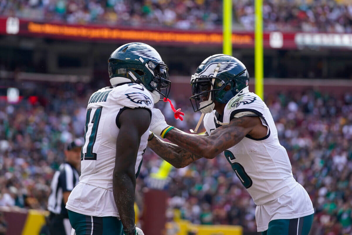 A.J. Brown's second touchdown catch puts the Eagles back on top of