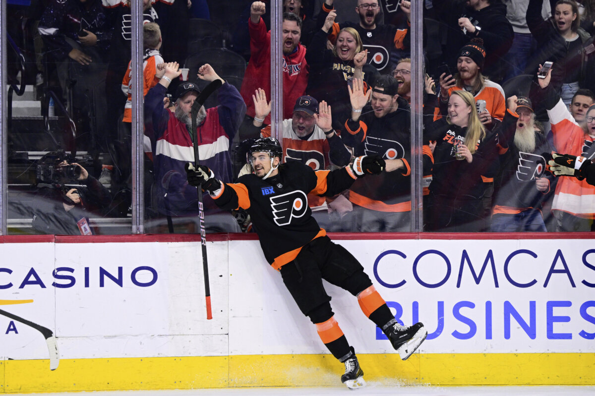 Flyers' Travis Konecny celebrates vs. Arizona.