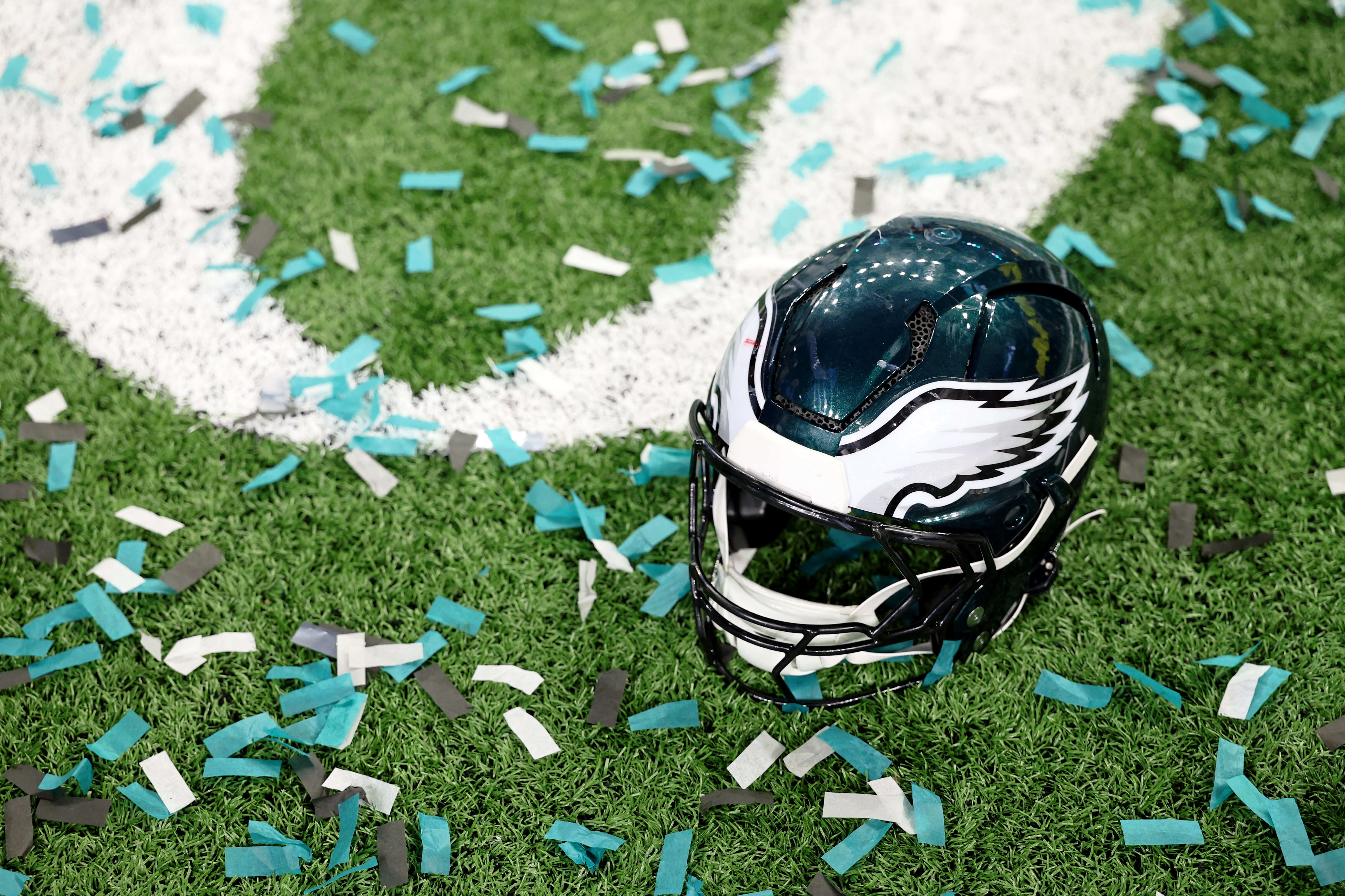 eagles-qb-jalen-hurts-is-making-and-chasing-super-bowl-history-at-26