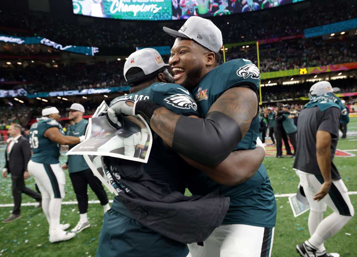 BREAKING: Eagles make another trade, bringing back a familiar face